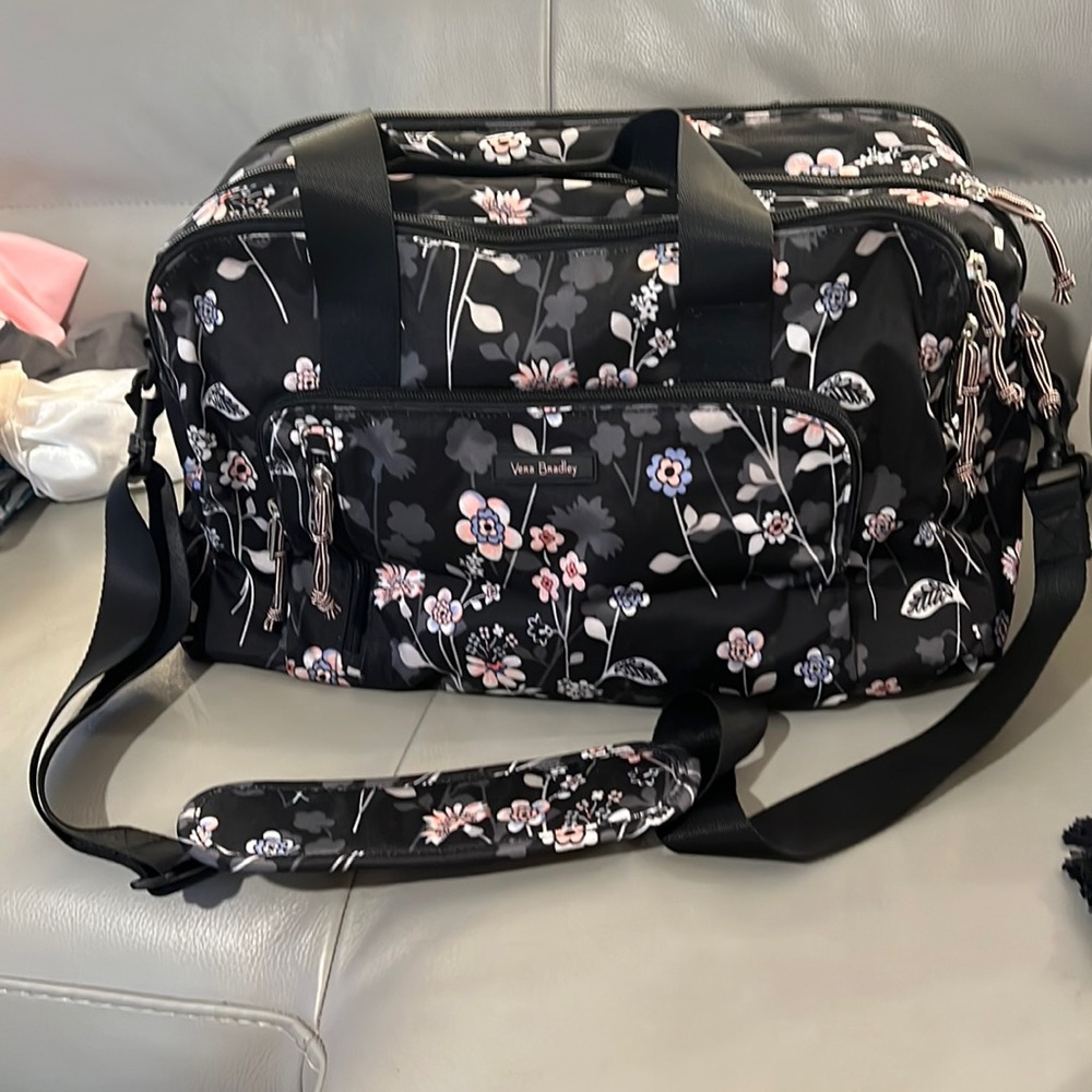 VERA BRADLEY BLACK FLORAL WEEKENDER TRAVEL BAG. LIKE NEW. With matching wallet